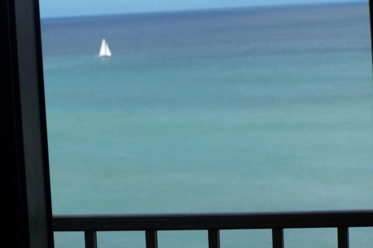 Kahana Beach Resort מלון דירות